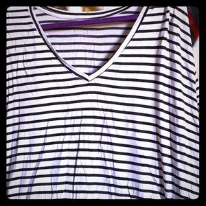 Short sleeve blk and white short